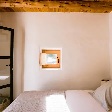 Es Pujolet Renovada 100 Porcien Un Refugio De Paz En El Corazon De Ibiza Piscina Ac Diseno Tranquilidad El Verdadero Ibiza