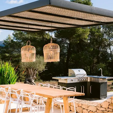Es Pujolet Renovada 100 Porcien Un Refugio De Paz En El Corazon De Ibiza Piscina Ac Diseno Tranquilidad El Verdadero Ibiza