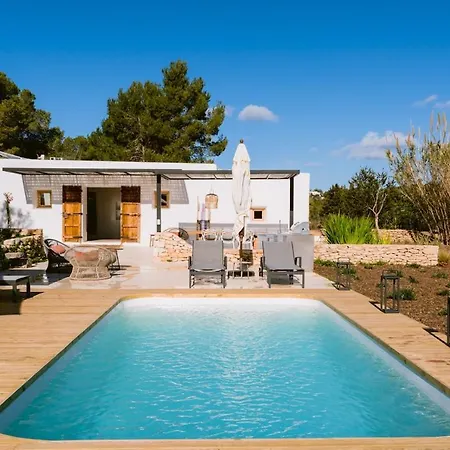 Es Pujolet Renovada 100 Porcien Un Refugio De Paz En El Corazon De Ibiza Piscina Ac Diseno Tranquilidad El Verdadero Ibiza Sant Joan De Labritja