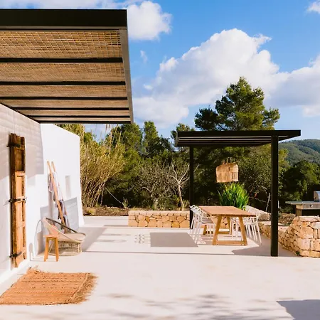 Es Pujolet Renovada 100 Porcien Un Refugio De Paz En El Corazon De Ibiza Piscina Ac Diseno Tranquilidad El Verdadero Ibiza Villa *