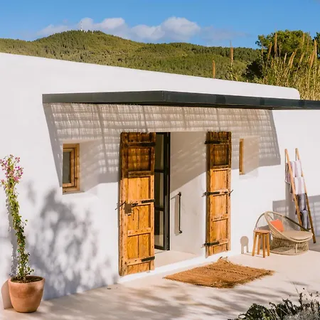 Es Pujolet Renovada 100 Porcien Un Refugio De Paz En El Corazon De Ibiza Piscina Ac Diseno Tranquilidad El Verdadero Ibiza Sant Joan De Labritja