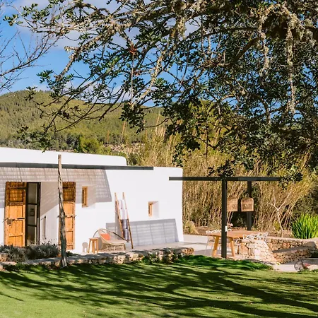 Es Pujolet Renovada 100 Porcien Un Refugio De Paz En El Corazon De Ibiza Piscina Ac Diseno Tranquilidad El Verdadero Ibiza Sant Joan De Labritja