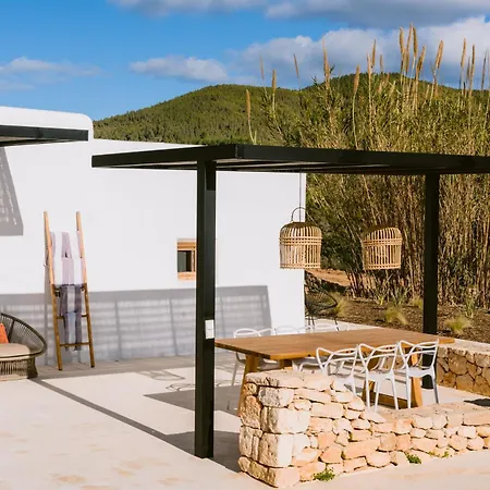 Es Pujolet Renovada 100 Porcien Un Refugio De Paz En El Corazon De Ibiza Piscina Ac Diseno Tranquilidad El Verdadero Ibiza *