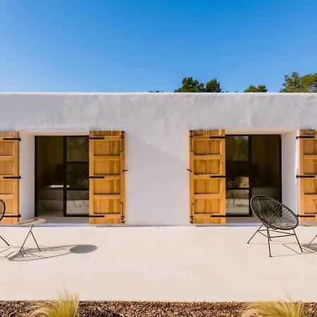 Es Pujolet Renovada 100 Porcien Un Refugio De Paz En El Corazon De Ibiza Piscina Ac Diseno Tranquilidad El Verdadero Ibiza Villa